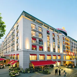 https://grand-elysee.hamburg-hotels-de.com